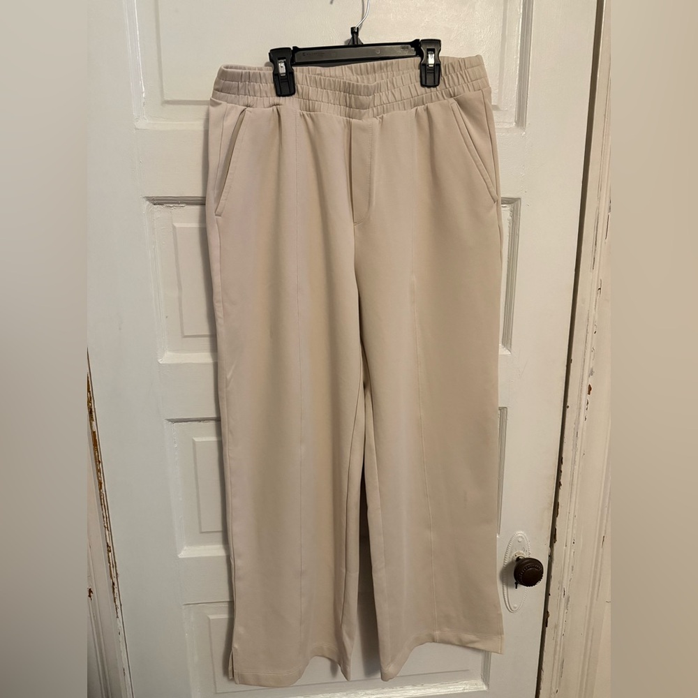 Old Navy Women’s Dynamic Fleece Beige Track Pants